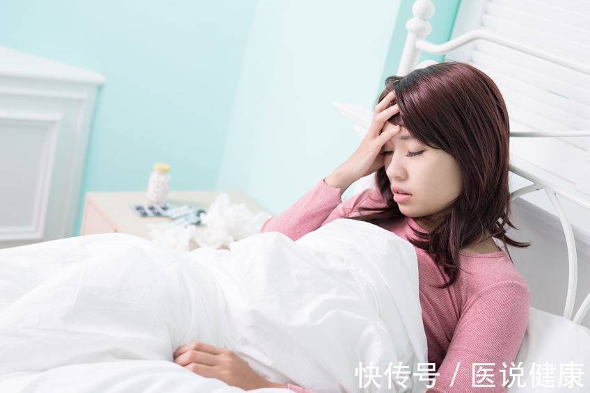 身体缺乏维生素c会有哪些表现(体内维生素C不足时，身体或有4个异常表现，要及时补充)