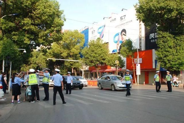 上阵|黄梅交警:全员齐上阵 治乱不松劲