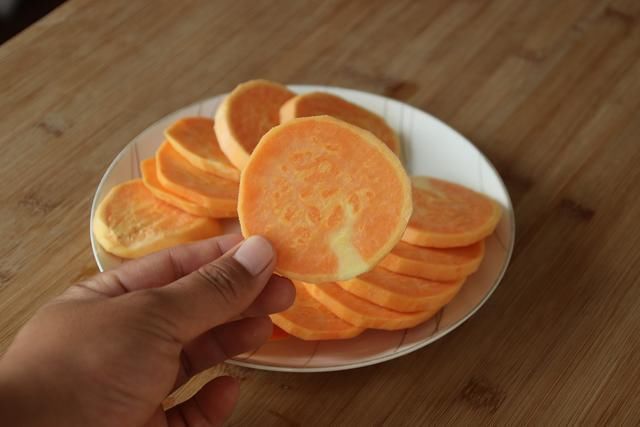  吃软|入秋后，红薯这样吃软糯香甜，不用煮不熬粥，营养好吃不发胖