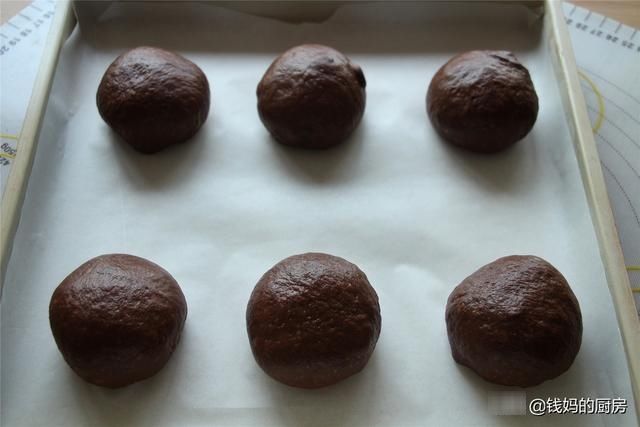  面包店|面包店每天售罄的蘑菇包，酥脆松软、2个管饱，自己做也简单