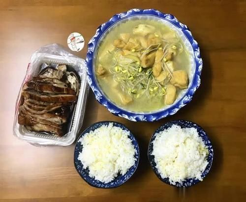 南京|老俩口的今天晚餐，一菜一汤，花费不足15元，您给看看值不值？