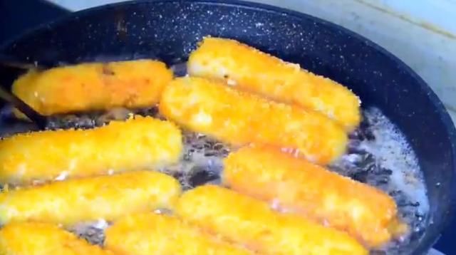  就可以|土豆加鸡蛋馋嘴的新吃法，酥脆又软糯，孩子超级喜欢吃！