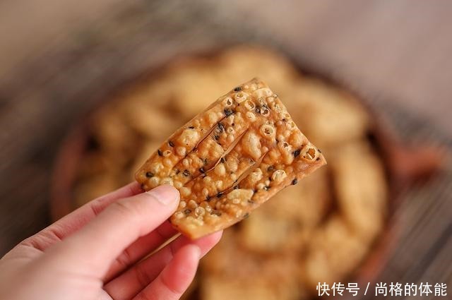 油炸麻叶|这道小吃,逢年必做,3块钱的成本能炸一大盆,酥酥脆脆,真好吃