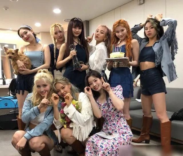  BLACKPINK|【女团品牌评价】BLACKPINK重返宝座！