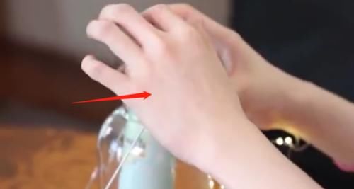  真实|吴宣仪录制综艺，节目组却忘记开滤镜，看到真实肤色：没看错吧