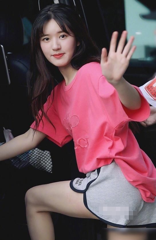 高级|不要说赵露思没辨识度了,看到路人镜头下的她,就知道有多高级了