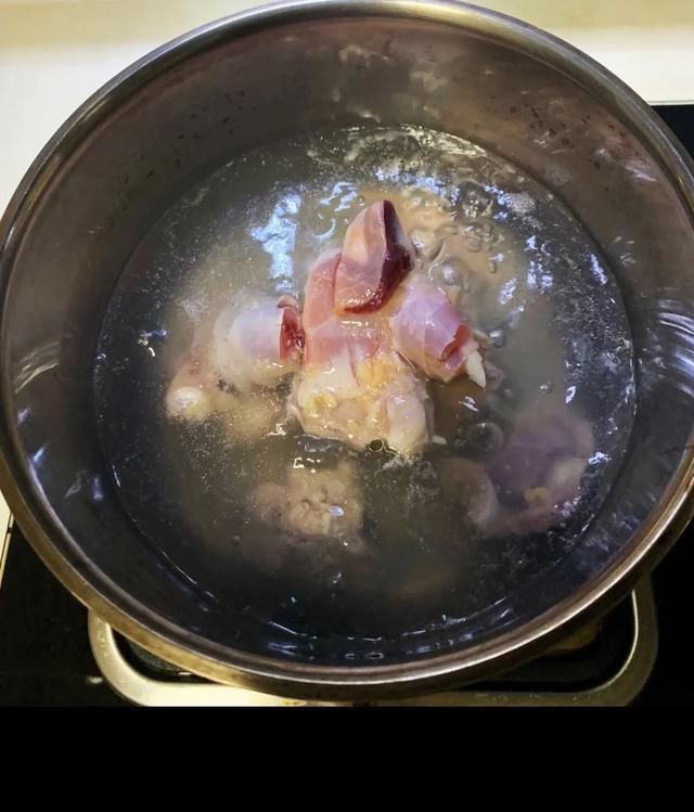 增高|分享一道家里小孩必喝的增高汤—海马田七汤