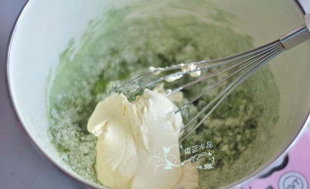 简单|这糯米糕太好吃啦！外酥内软，粘粘糯糯，比蛋糕都好吃，制作简单