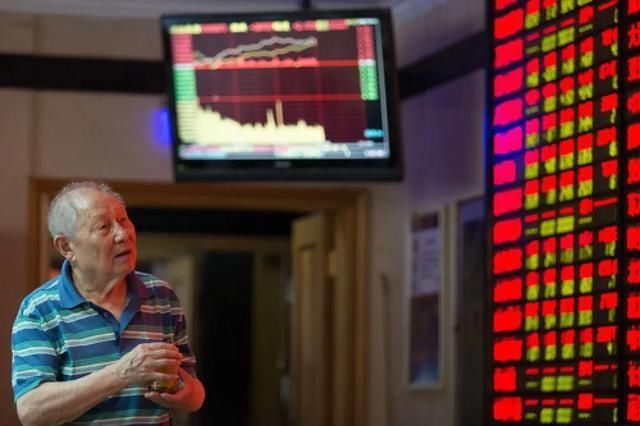  擦亮眼睛|擦亮眼睛！41人的＂荐股群＂40人是＂托＂！