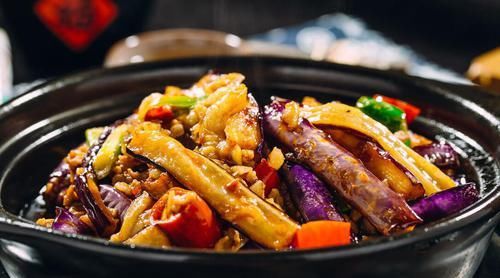 茄子|做肉末茄子,掌握一个技巧,茄子好吃不发黑,还不费油