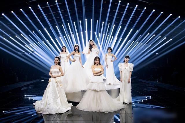 爆款|《浪姐》成团热搜刷屏,《好声音》太冷清,哪档综艺将成下个爆款