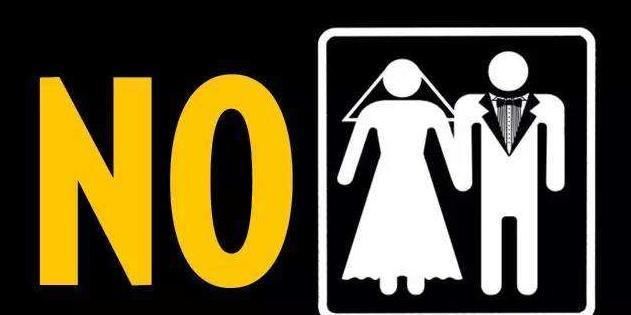  上非|收废品小伙上非诚勿扰，惨被灭灯还遭羞辱，孟非：说说收什么废品