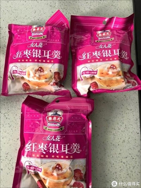 红枣银耳羹的做法和功效(红枣银耳羹：一碗养生汤，滋补你的秋天)