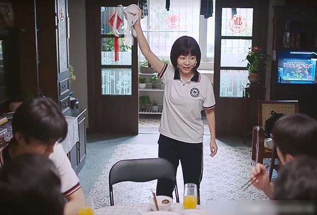  凌霄|《以家人之名》二次创作之李尖尖篇：大哥送内衣，小哥送什么