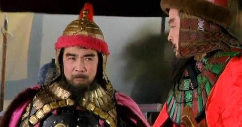 差点|虎牢关前吕布耀武扬威,公孙瓒差点被杀,赵云为何只观战不出手?