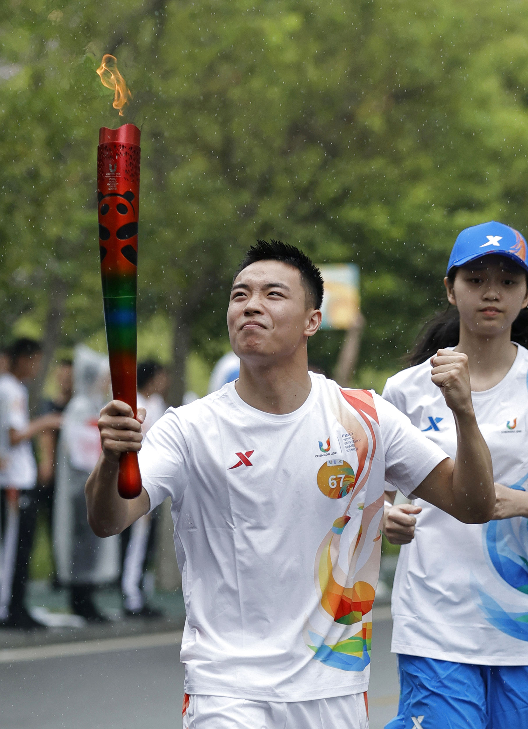 成都大运会｜成都第31届世界大学生夏季运动会火炬传递圆满成功