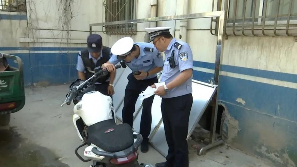  查扣|【鸿胜出警】查扣可疑摩托车细查之下问题多多