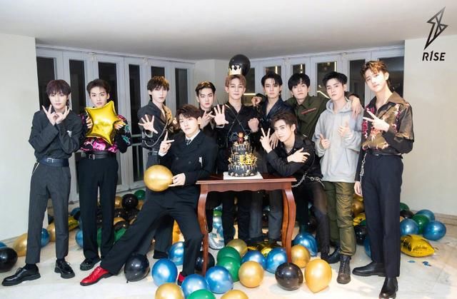  好燃上热搜|情商低戳人痛处，内涵队友蹭不上热搜，R1SE团魂被赵让打脸？