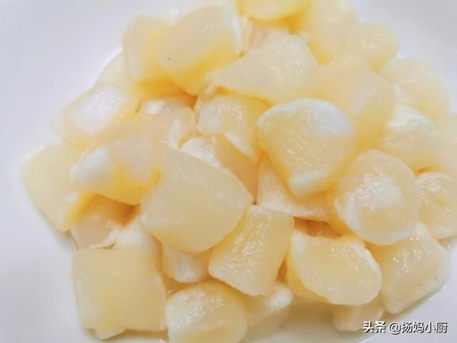  蛋黄|金沙扇贝丁这样做，操作简单，口感鲜香，上桌就被抢光