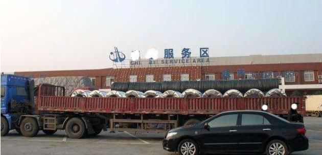  卡友|货车司机服务区睡了一觉被罚款近千！“高速超时费”听过吗