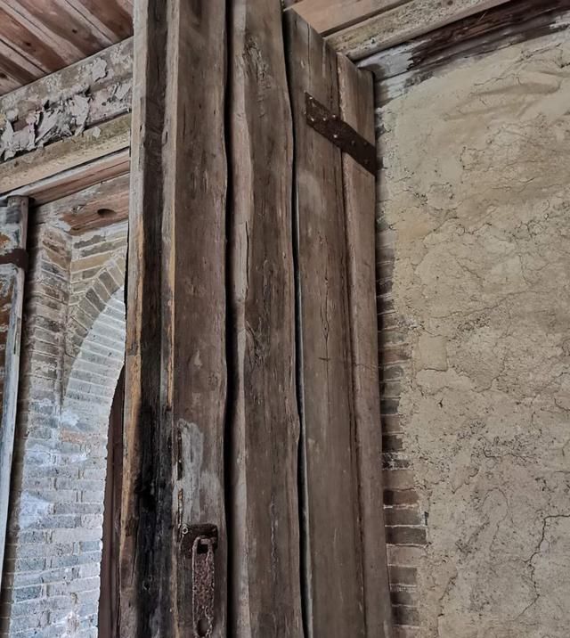 他家|第一次回老公农村老家, 被他家房子吓到了, 这样的房子你们谁见过