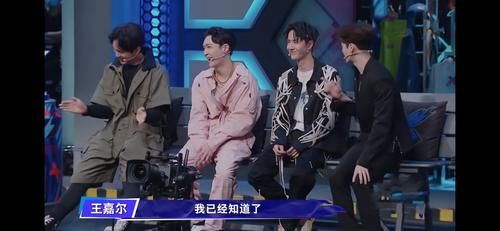  导师|黄渤以街舞主理人加入街舞，选手一句话，四位导师都不香了