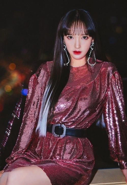  程潇|有种蜕变叫程潇穿“锦鲤裙”，第一次像村姑，第二次美得高攀不起