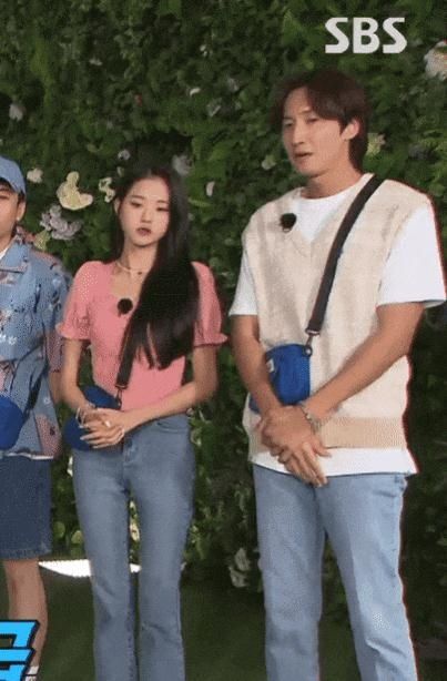 站立|韩国国民C位录制《Running Man》,身高让出演者站立难安