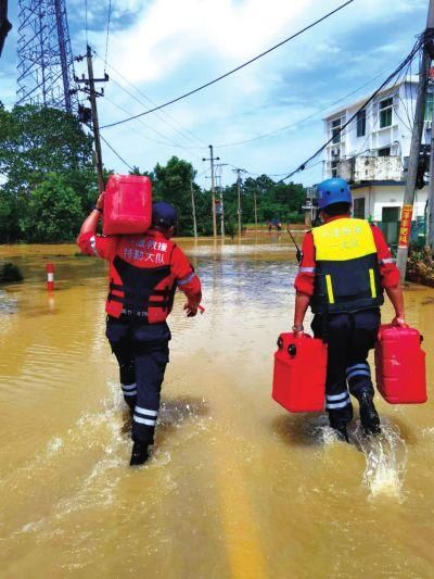 救援|河南民间救援队辗转三省抗洪救援 搜救转移群众80多人