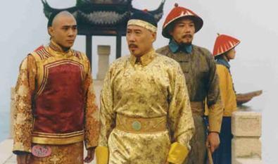 登基|嘉庆被立储前一天,和珅登门献上宝玉,嘉庆看罢:我登基后你必死