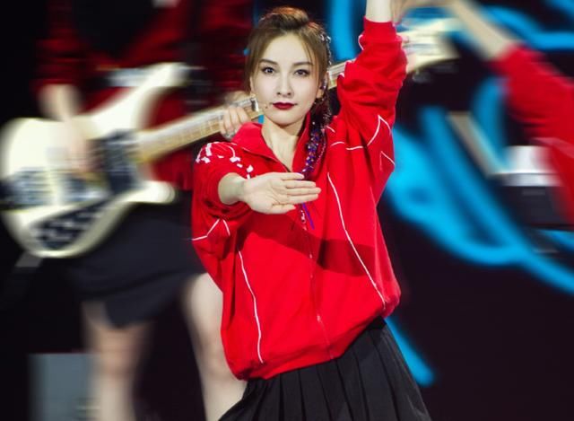  搭档|吴昕刚在《浪姐》被淘汰，转头就有新剧要播，搭档两大当红男演员