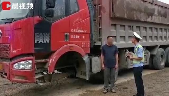  大货车|货车两个前轮都没了仍在行驶！老司机表示不在话下