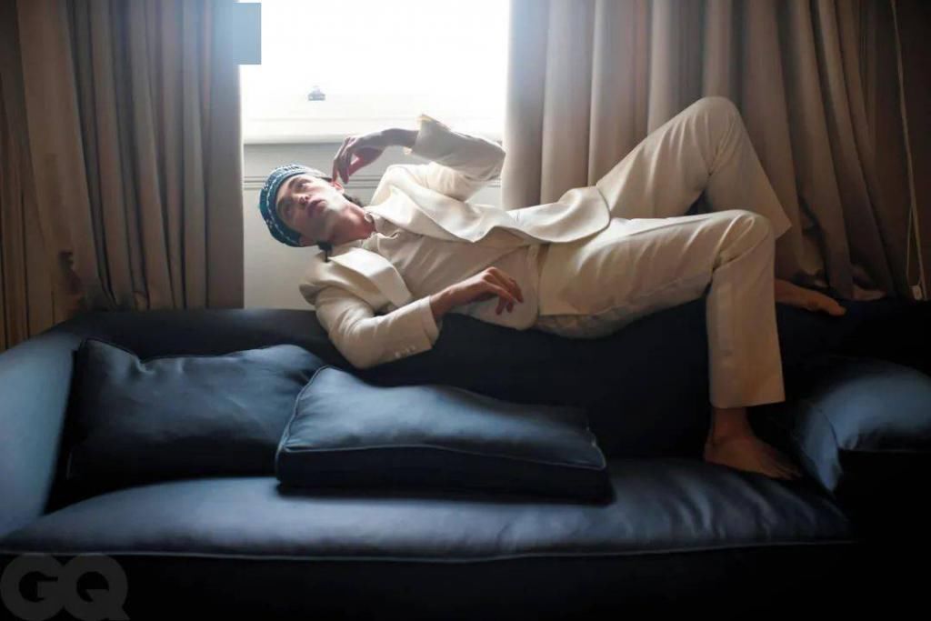  信条|《信条》来了！从暮光男到新蝙蝠侠，34岁罗伯特·帕丁森能翻身吗