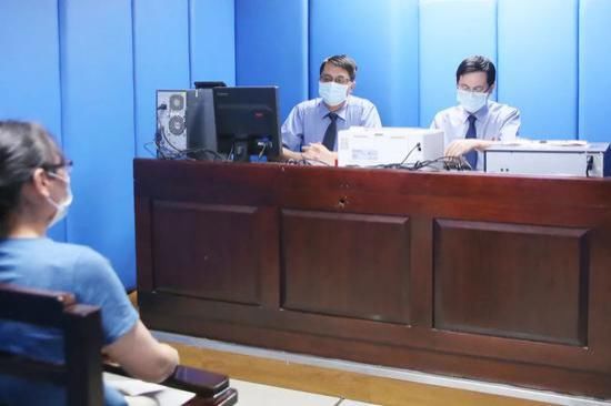 人民|惊呆！为“帮”弟弟 他将 25 公斤黄金扔进河里