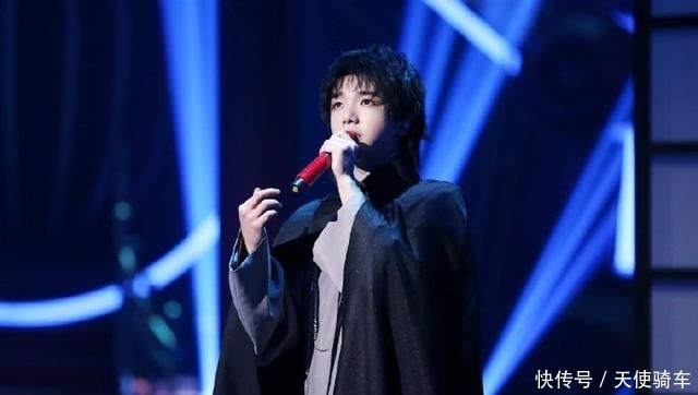  实力|200507《王牌对王牌5》一大波剧照袭来 华晨宇实力演绎“国王与乞丐”