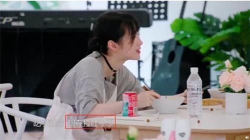  坏桃|赵丽颖以身试法“坏桃不能吃”，只坏了一点的水果，只能扔掉吗？