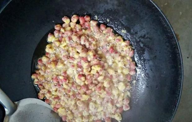 蛋酥花生|油炸花生米时,加入这两样,吃起来香酥脆口,不回软,嘎嘣脆!