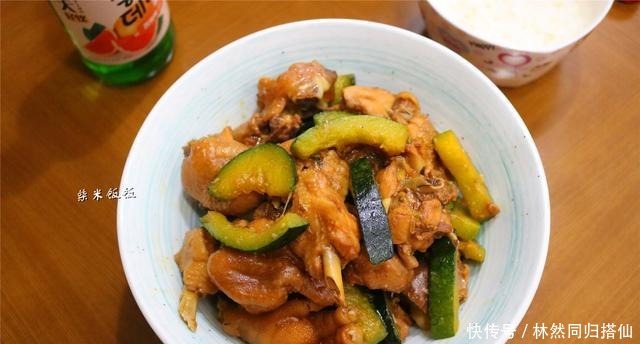 南瓜炖小鸡|鸡肉和它是绝配，可惜很多人没吃过，2元一斤，现在吃正当时