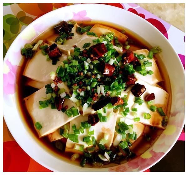 倒入|肥牛金针菇,熘肥肠,煎烧蛋豆腐,浇汁豆腐的做法