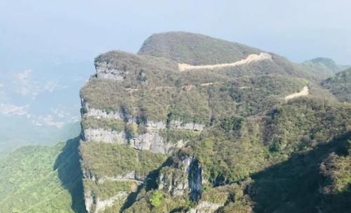  云海奇观|坐着电梯也能上的汉中龙头山究竟有啥美景？