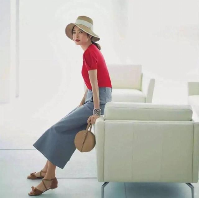  流行|针织衫我爱惨了 ！2020年这么穿 ，流行爆了 ！