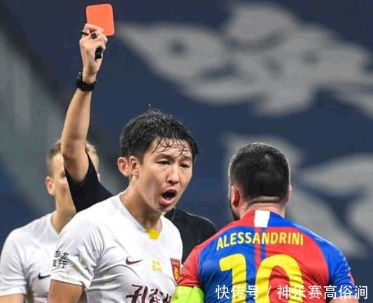 比赛|中超4天内出现3次恶劣犯规!苏宁外援遭爆头,痛苦倒地打滚3圈