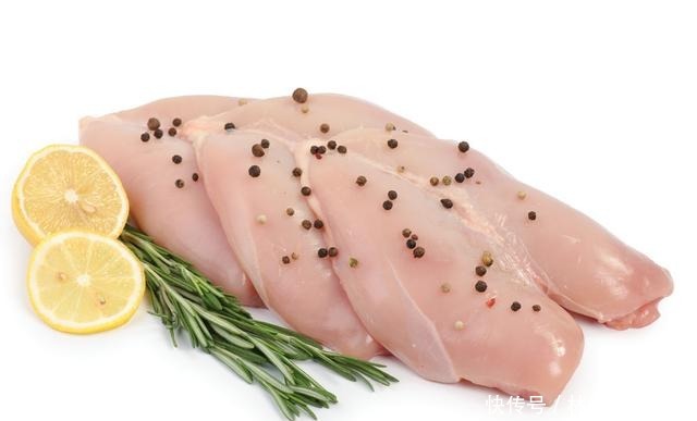 倒入锅中|10-11个月宝宝辅食,一日三餐食谱,照着做简单又营养