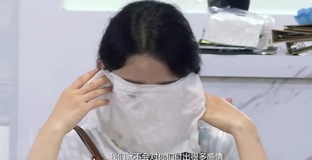  是因为|赵丽颖《中餐厅》崩溃大哭真相，原来是因为黄晓明冯伟卡斯柏离开