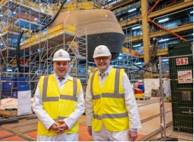 澳总理参观依“奥库斯”协议为澳建造核潜艇的英国造船厂，网友争议