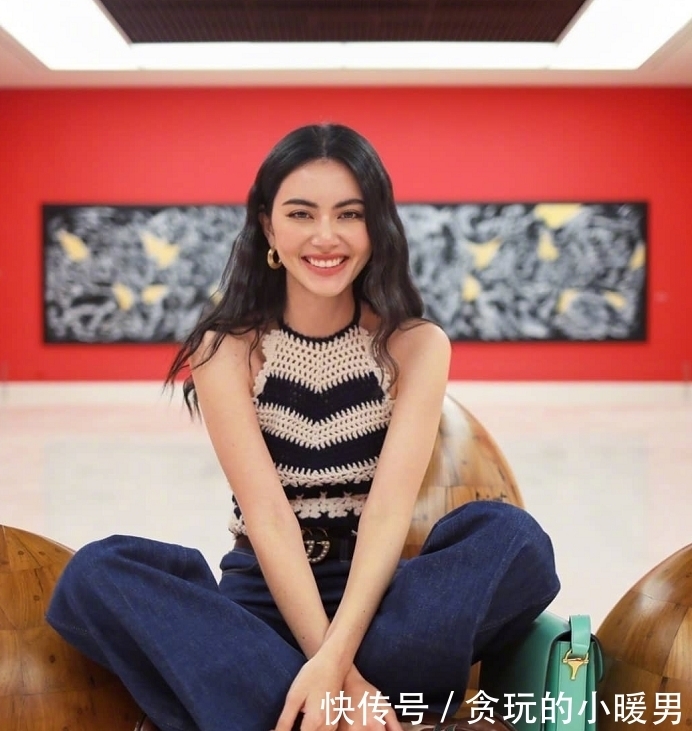 温柔|针织衫原来也能温柔且性感!这些针织tips很实在,学着穿就行