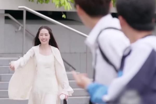 母子|郭麒麟与生母同框,母子相明显离开郭德纲20年,胡中惠身价过亿