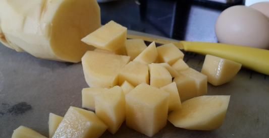 搭配|土豆不能和鸡蛋一起吃,容易产生有毒物质?营养师却经常这样搭配