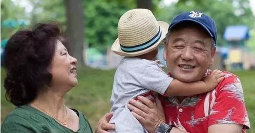 寒心|这2种新型的“不孝”,比啃老更加让父母寒心,看看你在其中吗！