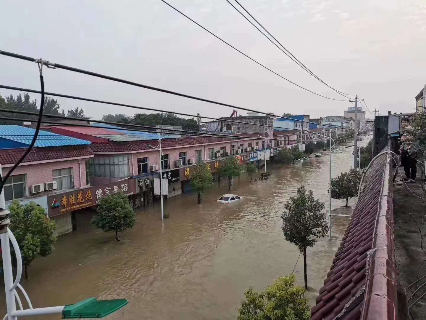 安徽|安徽六安强降雨致居民受灾，部队赶赴现场已转移两千多人